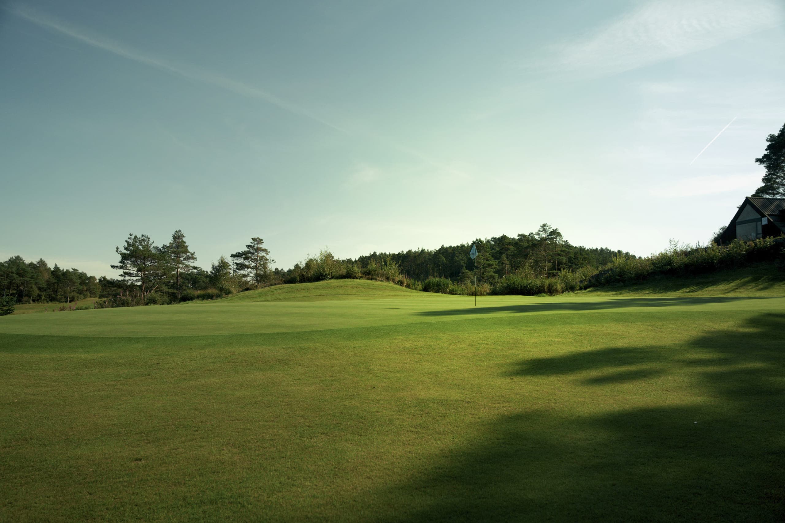 Green i kveldssol på Haugaland Golfbane Sveio